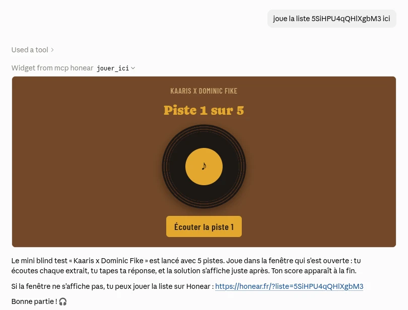 Dans claude.ai : on demande à jouer la liste, et la fenêtre du mini blind test s'ouvre dans la conversation, sur « Piste 1 sur 5 ».